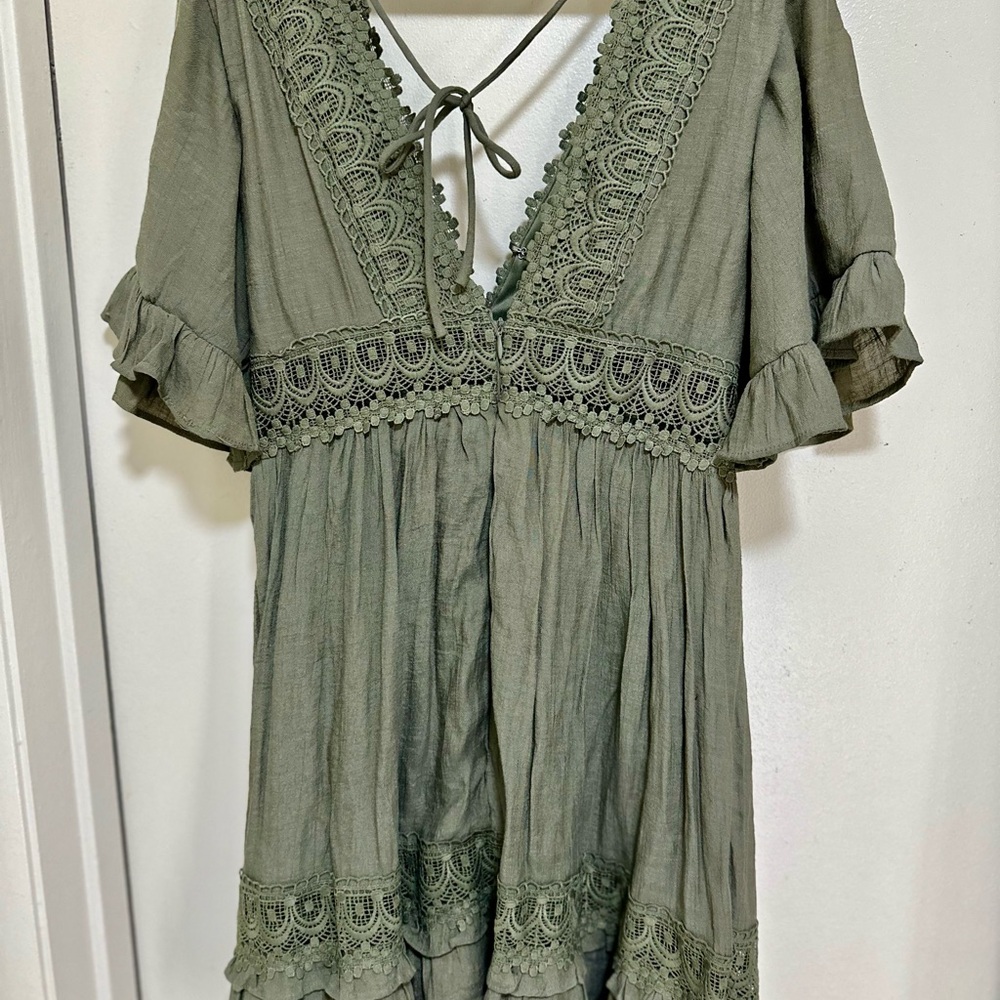 Olive green, size small